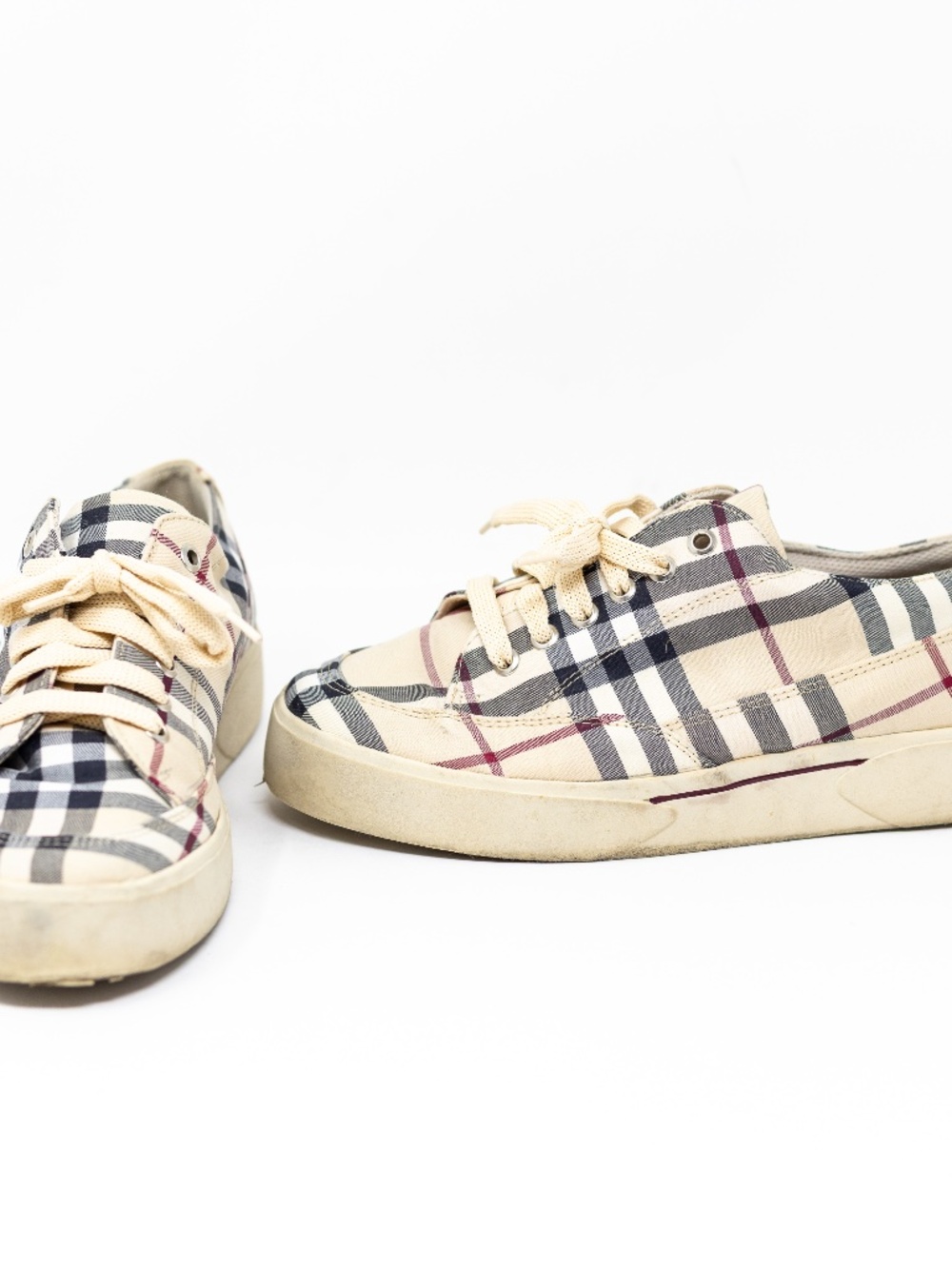 Burberry Women's Nova Check Print Pattern Canvas Low Top Lace Up Sneakers Shoes